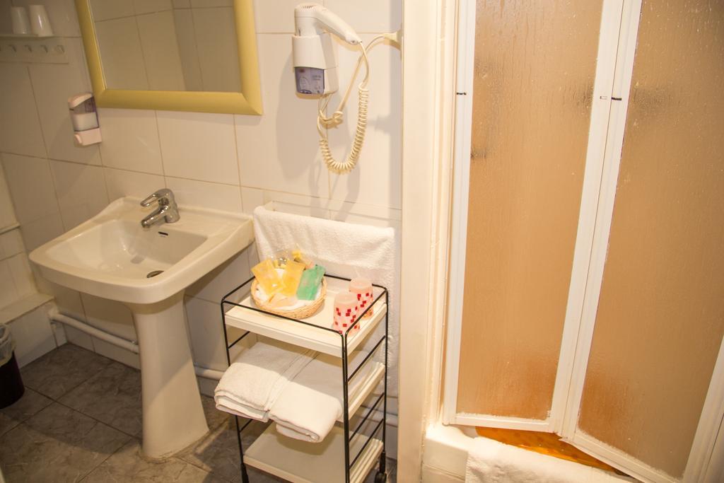 Hostal Aribau Barcelona Exteriér fotografie