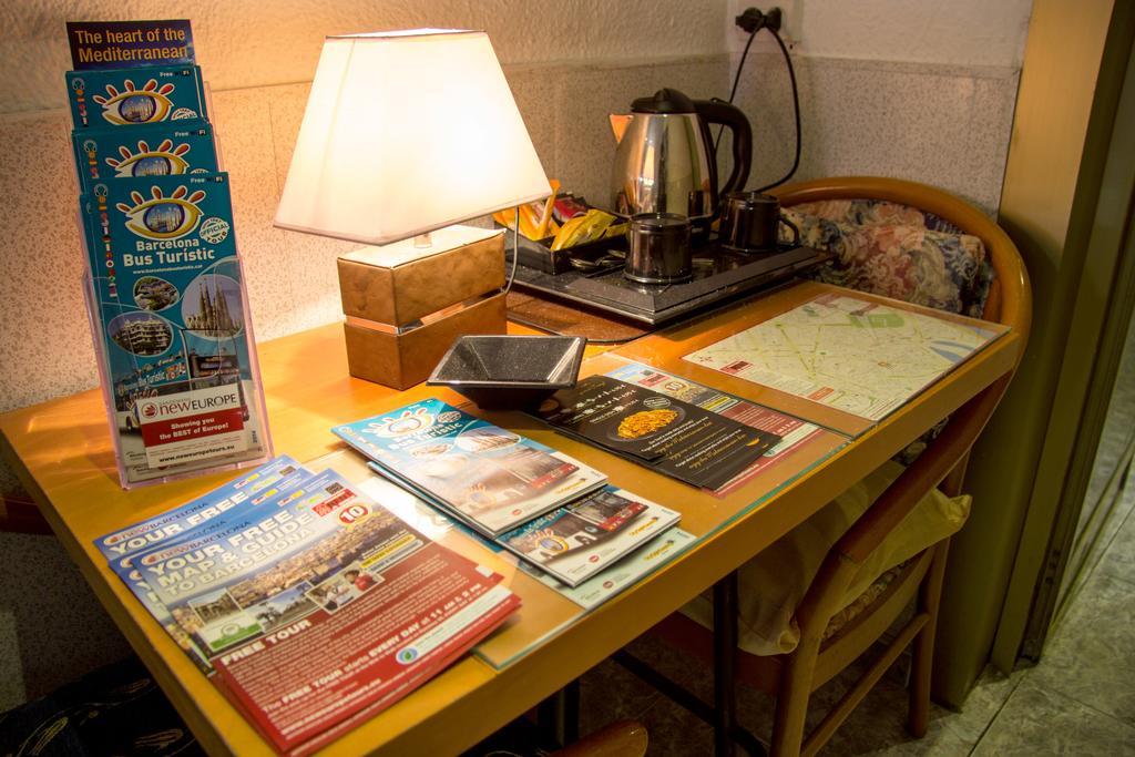 Hostal Aribau Barcelona Exteriér fotografie