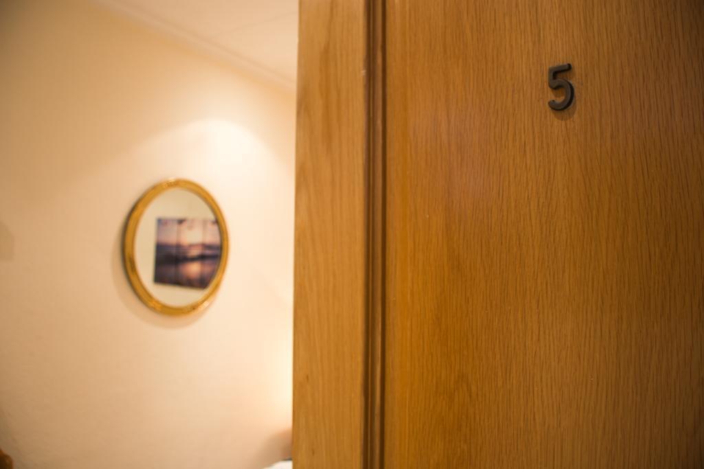 Hostal Aribau Barcelona Exteriér fotografie