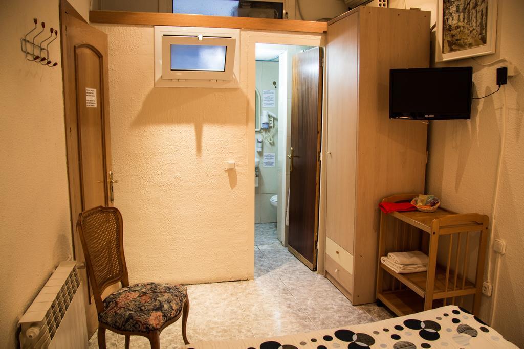 Hostal Aribau Barcelona Exteriér fotografie
