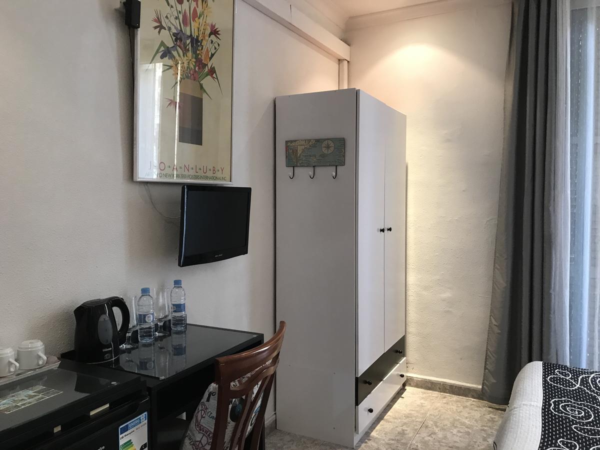 Hostal Aribau Barcelona Exteriér fotografie